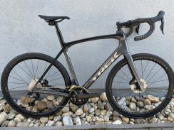 TREK Bicykel Trek Domane SLR P1 2022 čierny